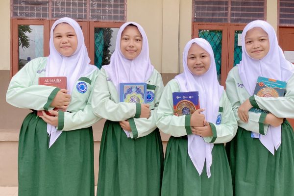 FOTO SISWA FOTO SISWA